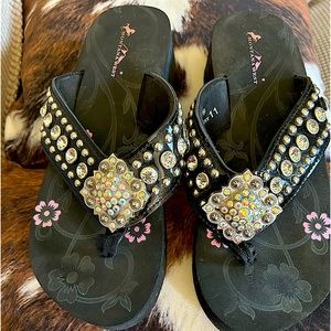 Montana West Wedge flip flops size 11